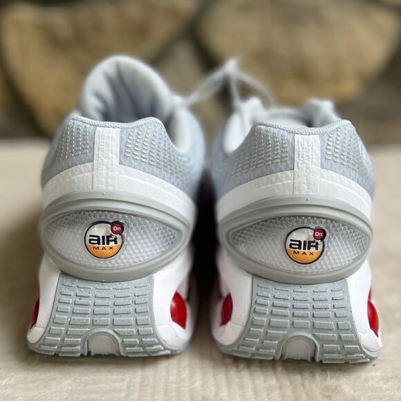 NEW Men’s Size 12 Nike Air Max Dn Sneaker Pure Platinum/Wolf Grey University Red - Picture 3 of 8